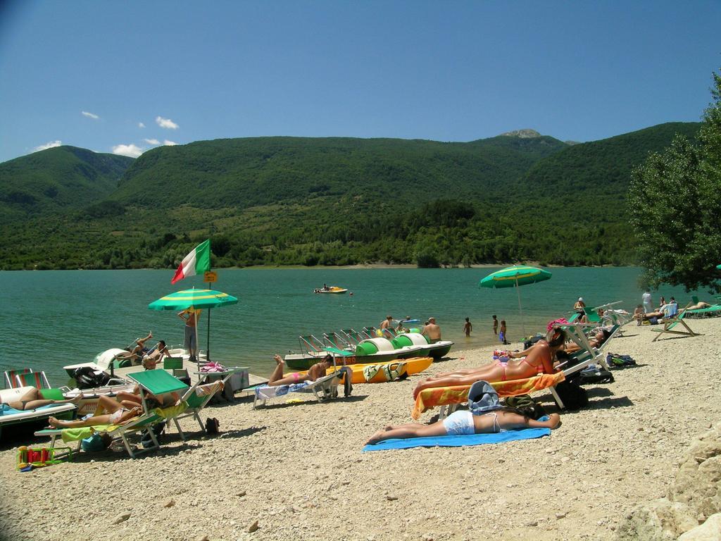 Hotel Il Vecchio Pescatore Villetta Barrea Exterior photo