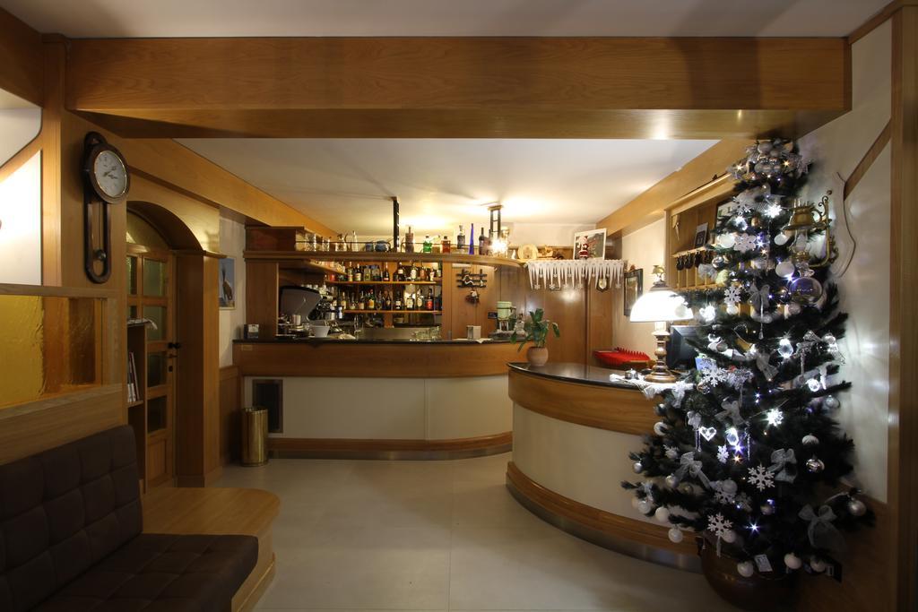 Hotel Il Vecchio Pescatore Villetta Barrea Exterior photo