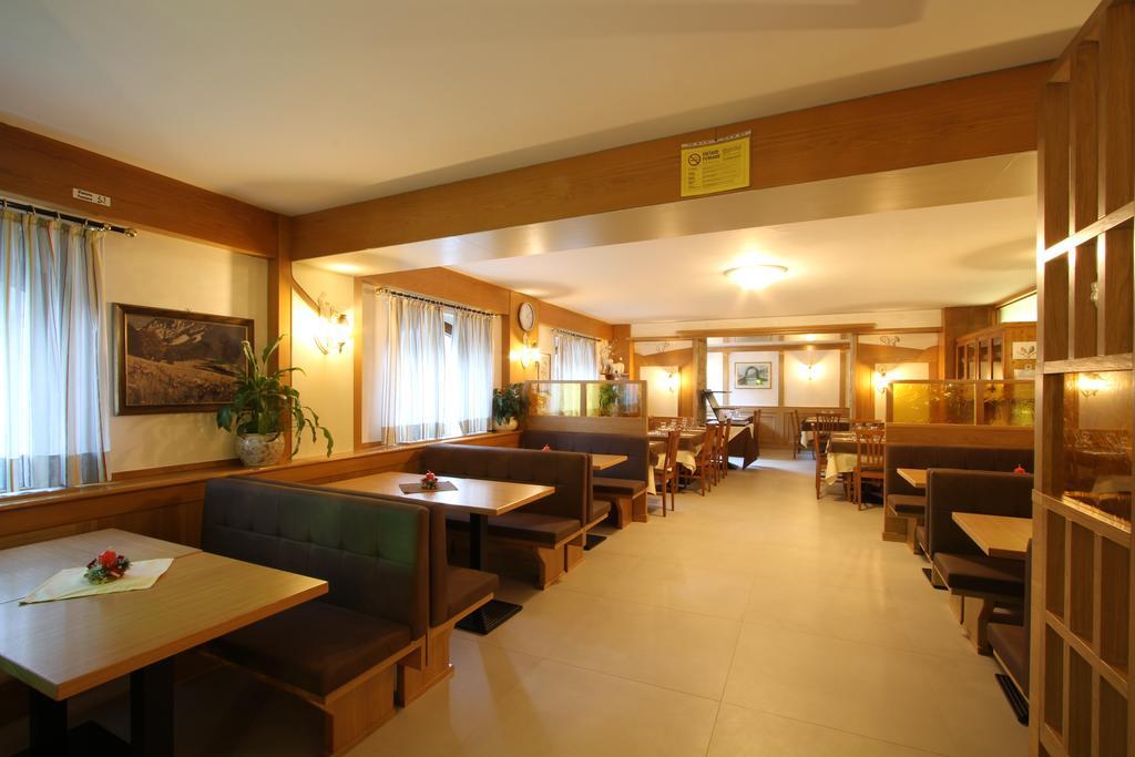 Hotel Il Vecchio Pescatore Villetta Barrea Exterior photo