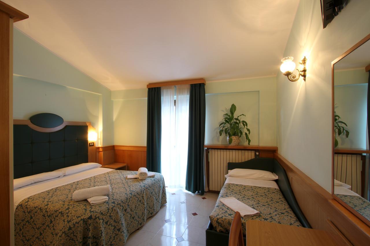 Hotel Il Vecchio Pescatore Villetta Barrea Exterior photo